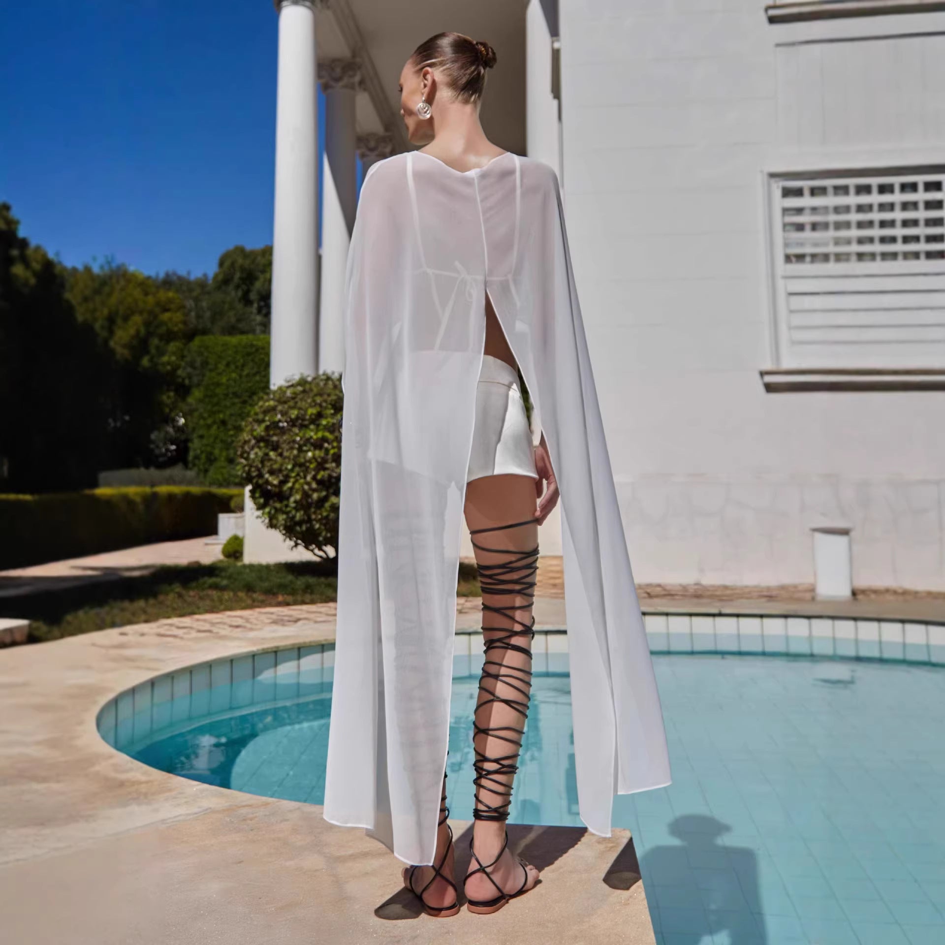 Damen transparentes Strand-Outfit mit modischen Längen und Schnürdetails R&B