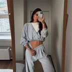 Damen sportliches Cropped-Set mit Kapuzenjacke und elastischer Jogginghose R&B