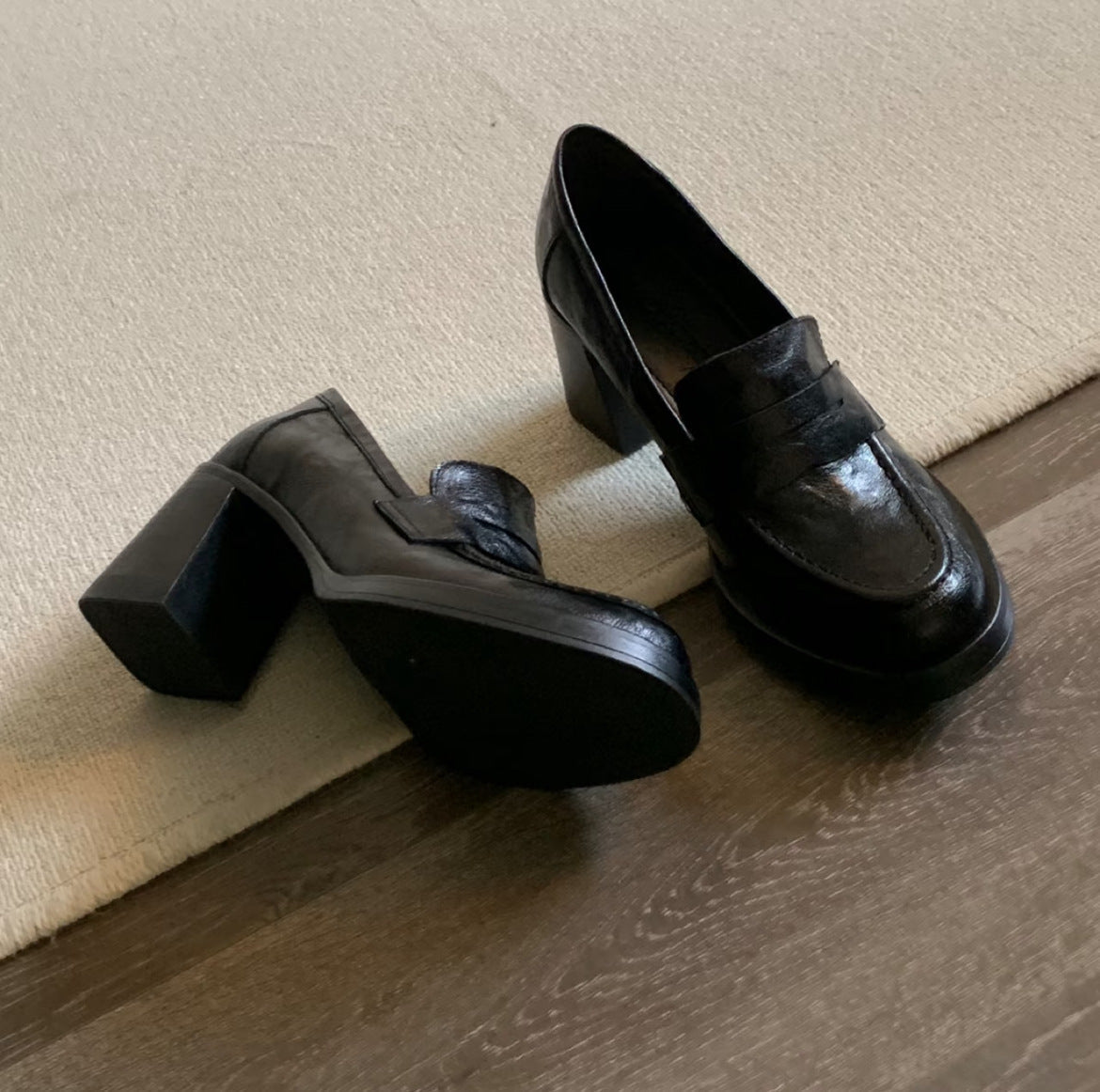 Damen elegante Blockabsatz Loafers mit modischer Schnallenakzent