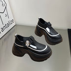 Damen modische Clogs mit auffälligem Absatz und Schmuckdetails R&B
