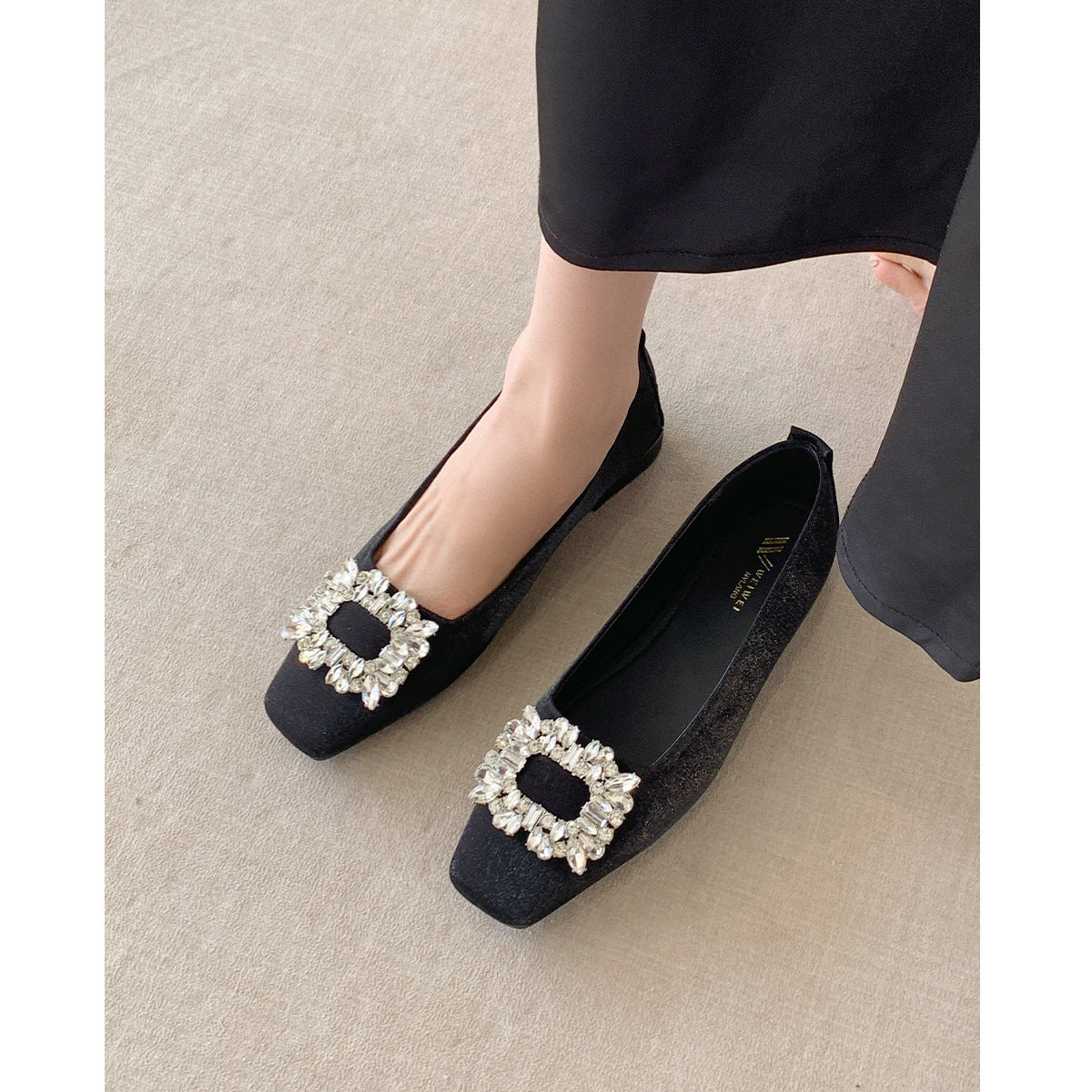 Damen Ballerinas mit funkelndem Strassdetail und modernem Design