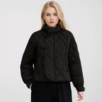 Damen gesteppte Jacke mit hohem Kragen und praktischen Druckknopfdetails