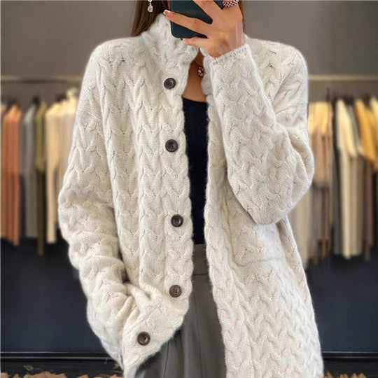 Damen Strickjacke mit strukturiertem Muster und Knopfdetail R&B