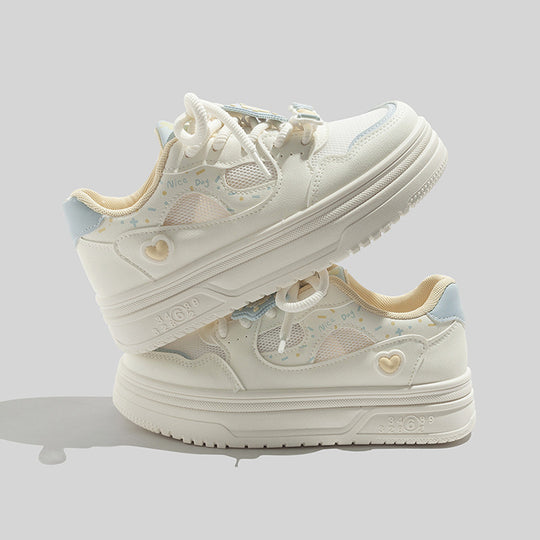 Damen Sneakers mit verspieltem Herzen-Motiv und atmungsaktiver Oberflächenstruktur R&B