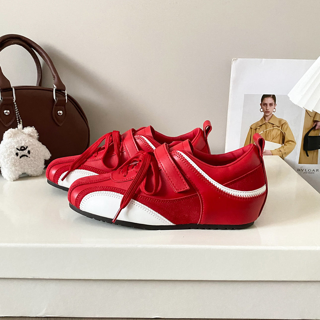 Damen Bequeme Sneaker mit elegantem Obermaterial und modischen Schnürdetails R&B