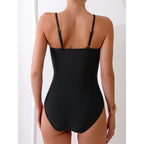 Damen Einteiler Badeanzug mit stilvollem Cut-Out und modischem V-Ausschnitt R&B