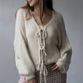 Damen Kuscheliger Strickcardigan mit großzügigem Schnitt und dekorativen Kordeln R&B