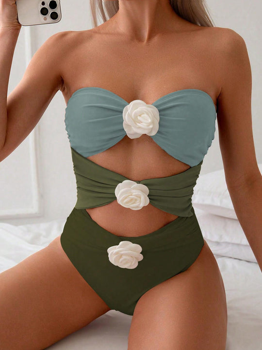 Damen Bandeau-Badeanzug mit eleganten Rüschen und floralen Akzenten R&B