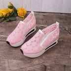 Damen Slip-On Sneakers mit romantischem Spitzen-Design und bequemer Sohle R&B