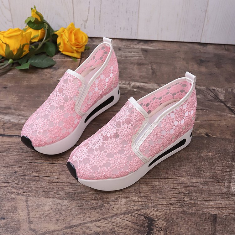 Damen Slip-On Sneakers mit romantischem Spitzen-Design und bequemer Sohle R&B