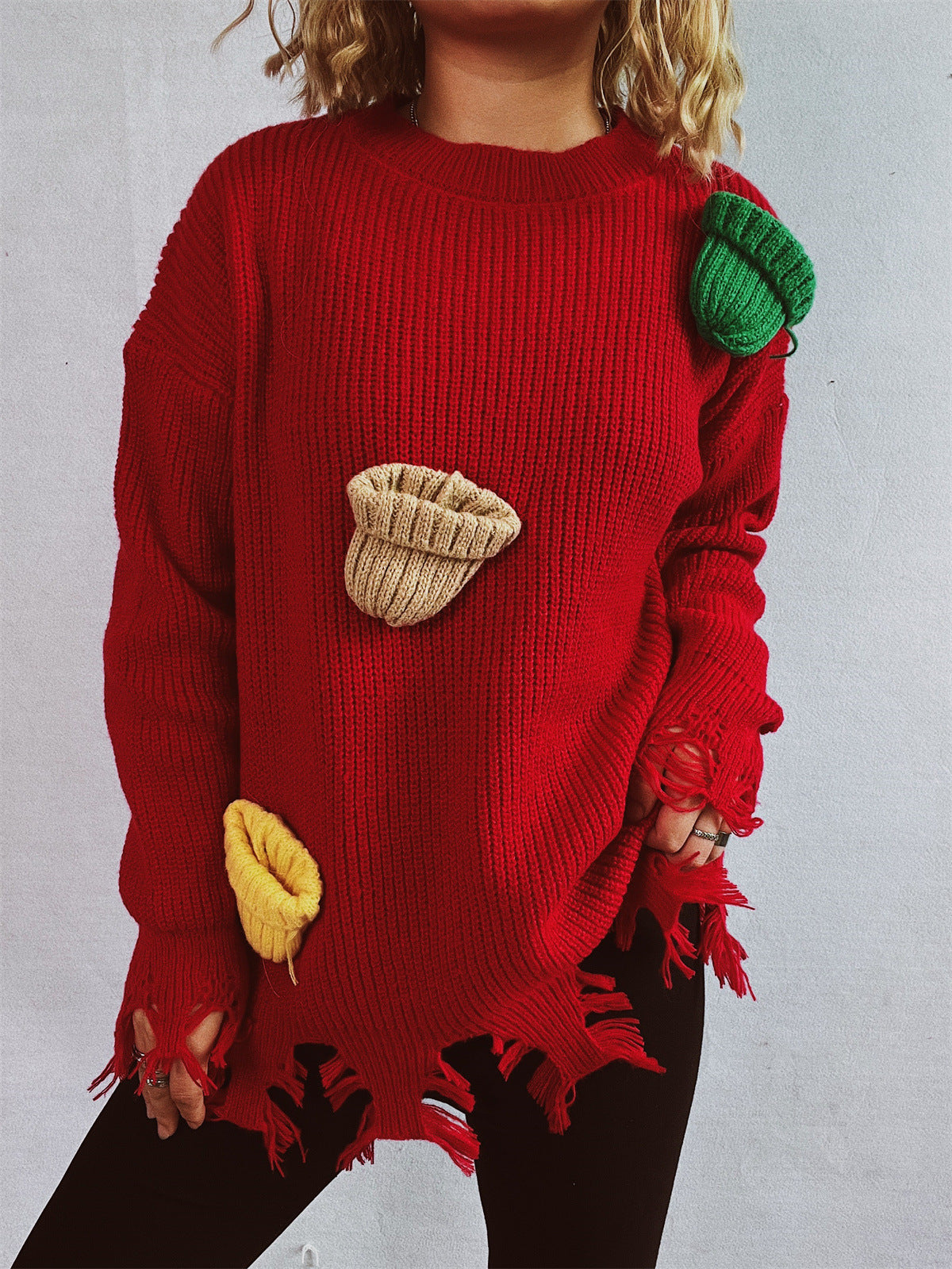 Damen lässiger Oversize-Pullover mit fransigen Details und bunten Applikationen R&B