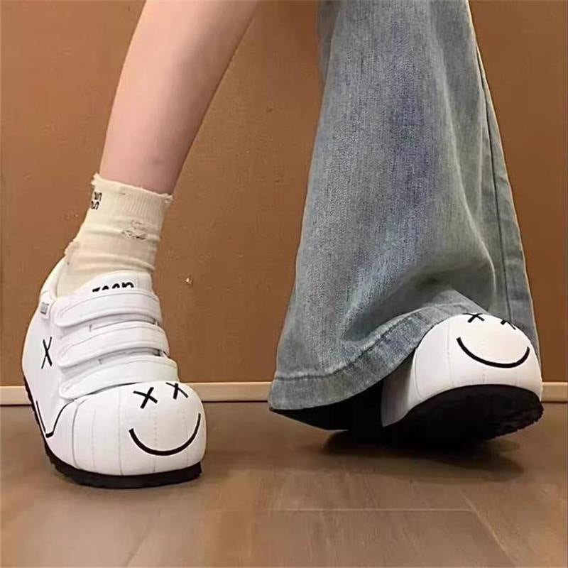 Damen bequeme Clogs mit praktischem Klettverschluss und einzigartigem Design R&B