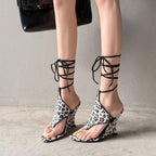 Damen Wedge-Sandalen mit animalischem Print und raffinierten Riemen R&B