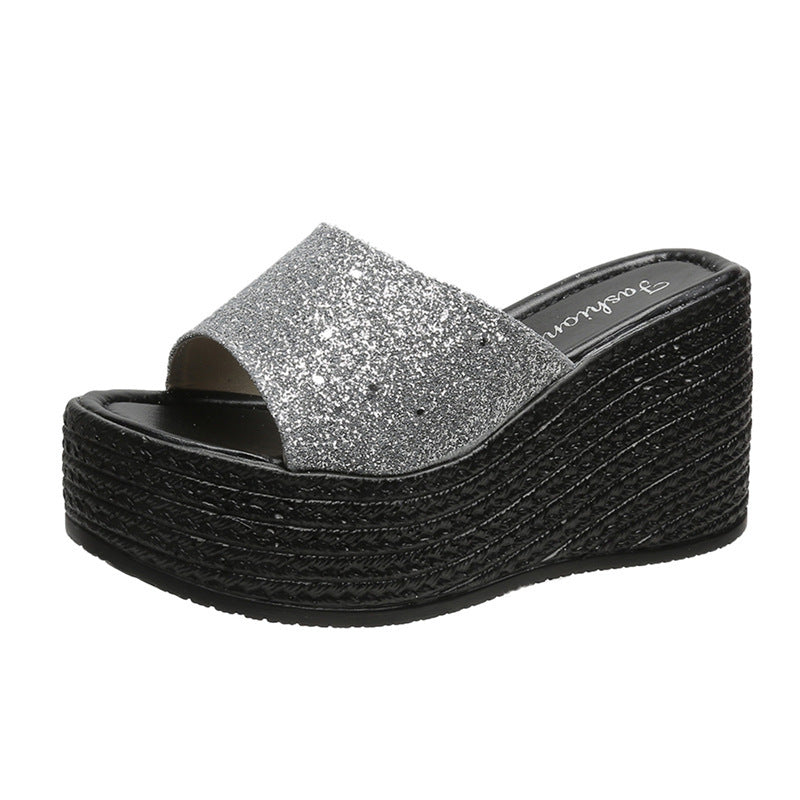 Damen nan offene Plateau-Mule mit glitzerndem Riemen, geprägter Keilsohle und gepolstertem Komfortfußbett R&B