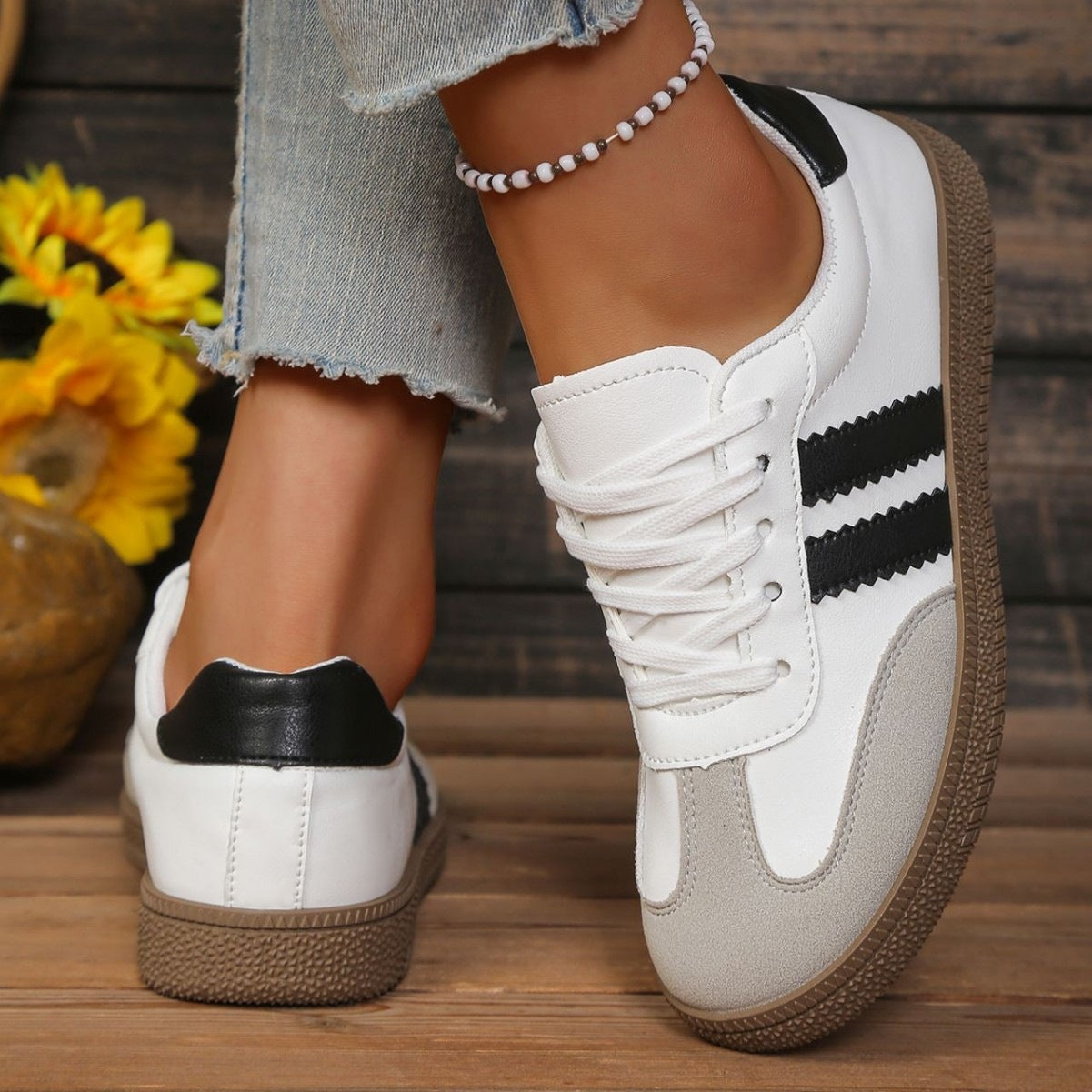 Damen Sneakers im sportlichen Retro-Stil mit kontrastierenden Details R&B