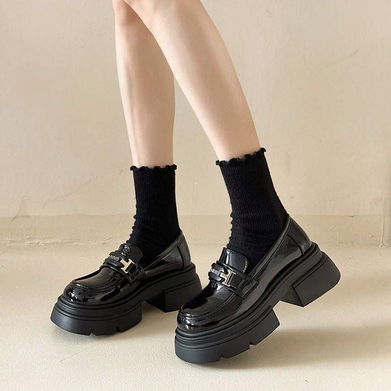 Damen Modische Loafers mit hochgezogenem Absatz und glänzender Oberfläche R&B