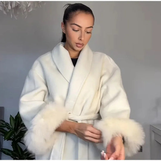 Damen Elegante Wickeljacke mit Teddyfellärmeln R&B