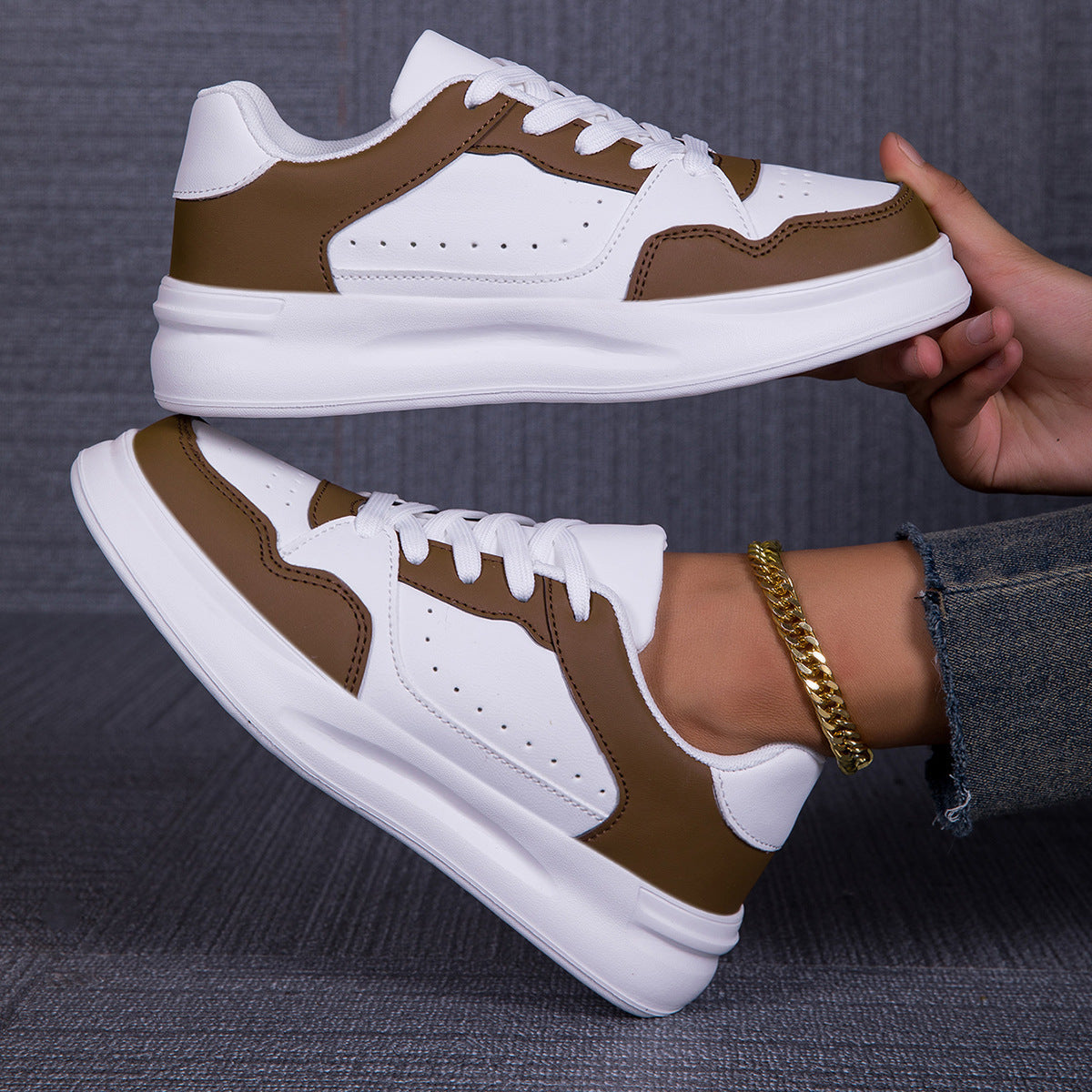 Damen Sneakers mit kontrastierenden Farbakzenten und dämpfender Sohle