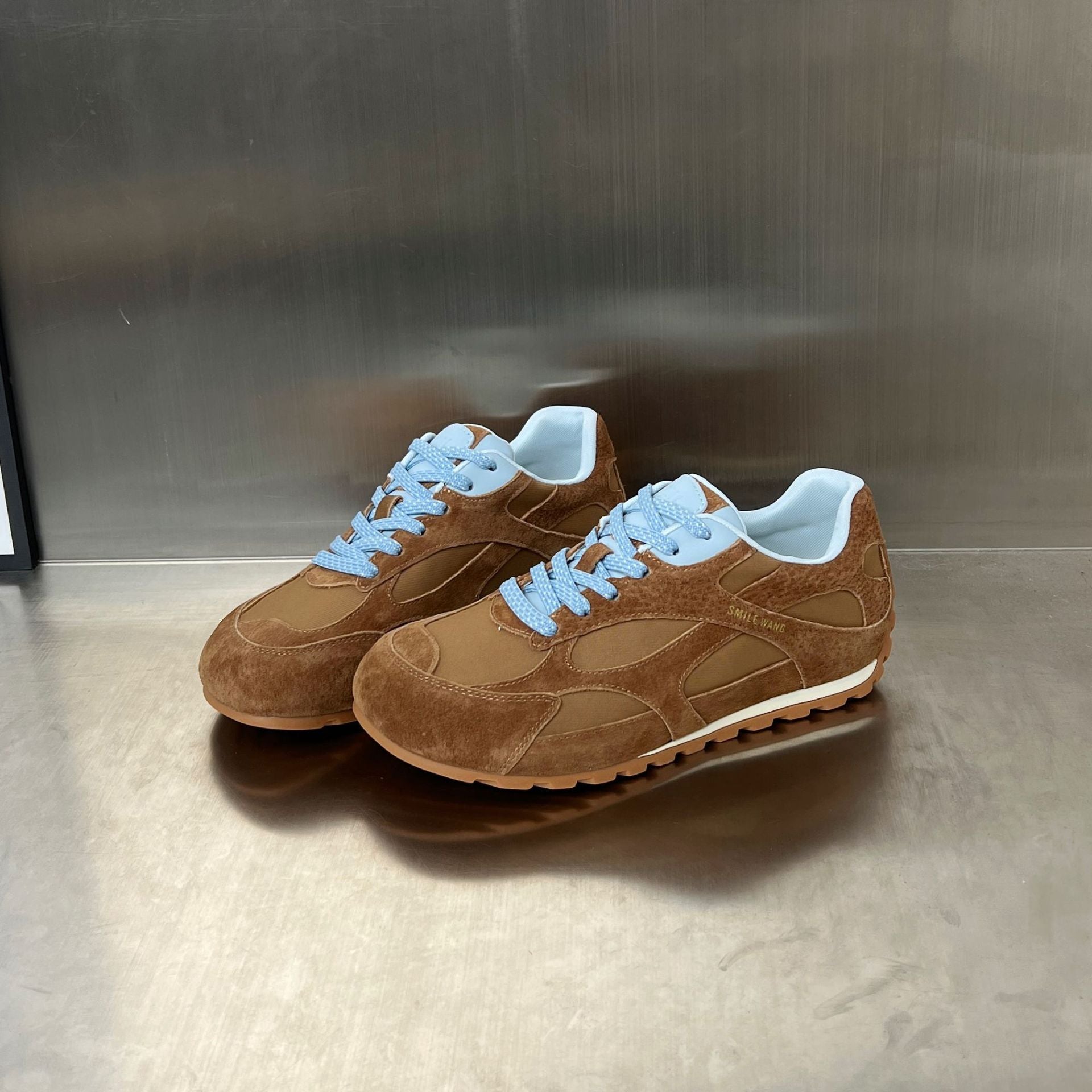 Damen Sportliche Sneakers mit hochwertigem Wildleder und innovativem Dämpfungssystem R&B