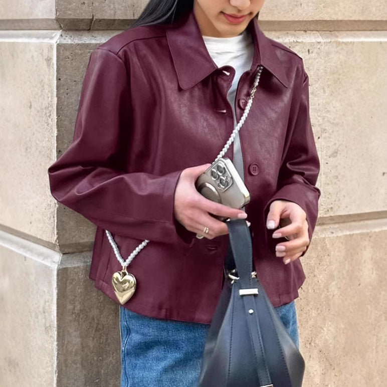 Damen Modische Kunstlederjacke mit klassischen Knopfdetails R&B
