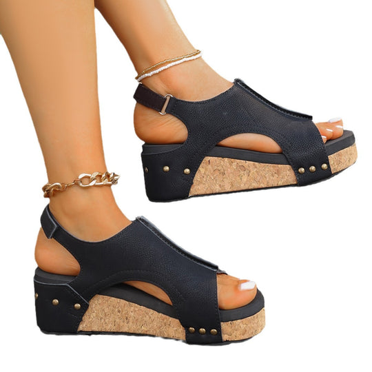 Damen Keil-Sandalen mit offener Ferse und modischen Nieten R&B