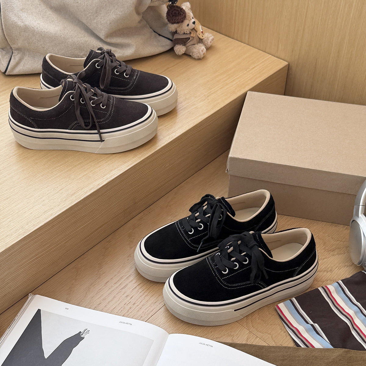 Damen Sneakers mit klassischer Schnürung und robustem Gummiboden