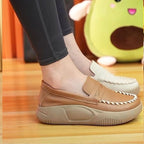 Damen Slip-On Sneakers im R&Brnen Design mit atmungsaktiver Sohle R&B