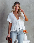 Damen Kurzarm Bluse mit knotbarem Design und frilligem Saum R&B