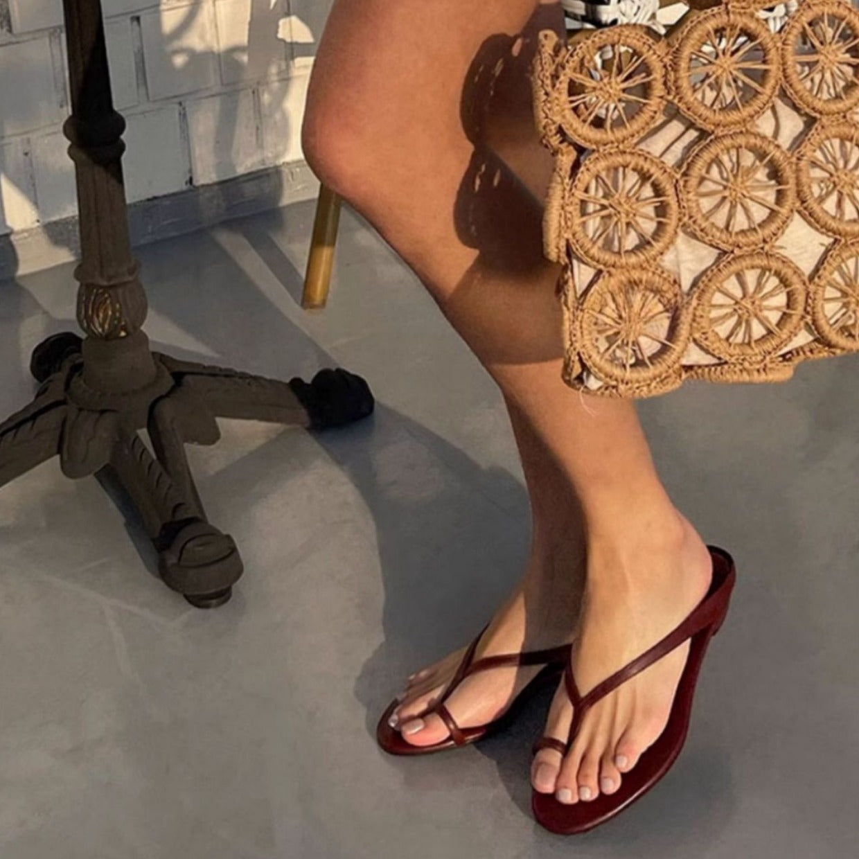 Damen elegante Zehentrenner-Sandaletten mit minimalistischem Design und modischem Riemen R&B