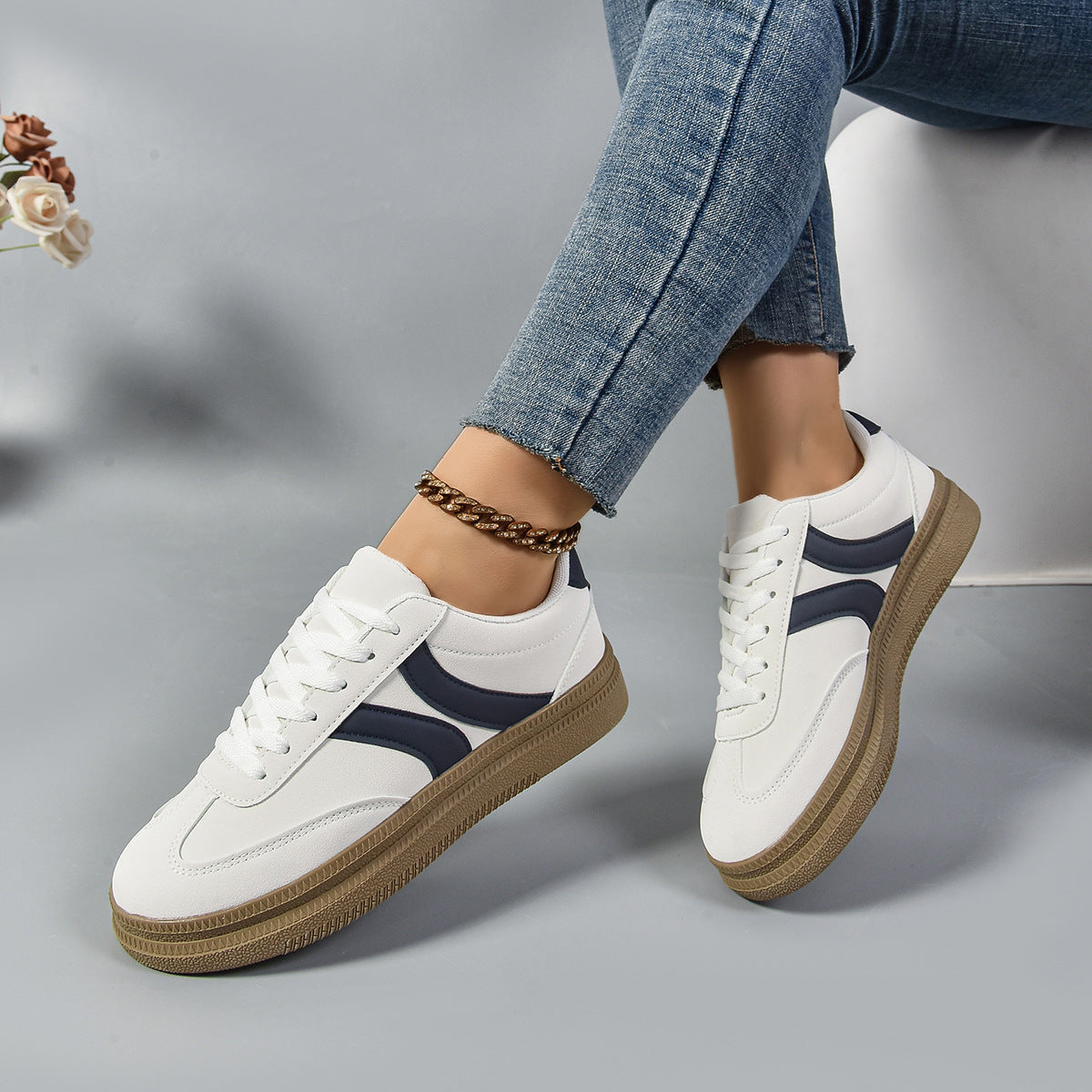 Damen Sportliche Sneakers mit anatomischer Dämpfung und klassischem Design EB