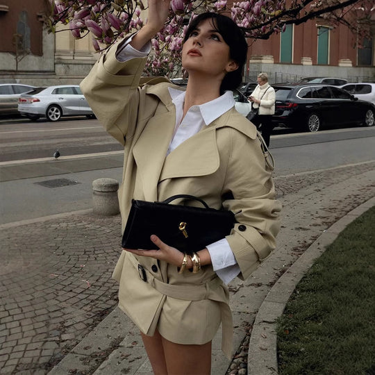 Damen modische Trenchcoat-Jacke mit taillierbarem Gürtel und elegantem Schnitt R&B