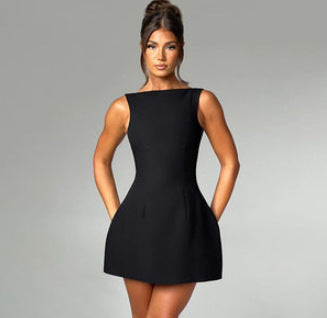 Damen Minikleid mit figurbetontem Schnitt und schwingendem Rock R&B