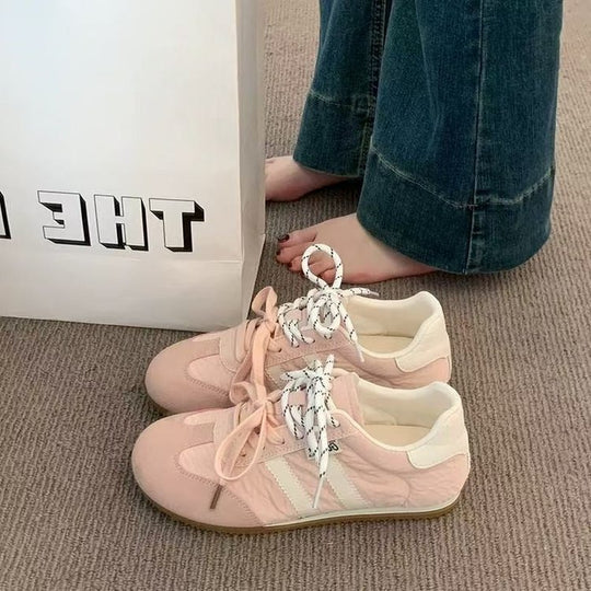 Damen Sneakers im sportlichen Retro-Stil mit atmungsaktiver Oberflächenstruktur R&B