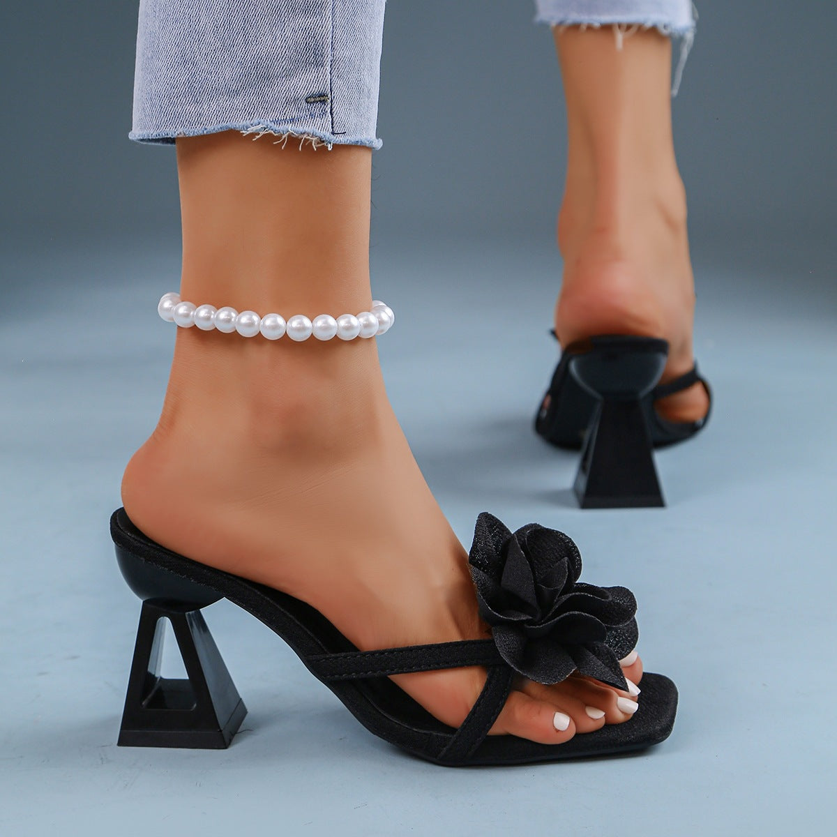 Damen Blockabsatz Sandaletten mit floralen Applikationen R&B