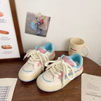 Damen Sneakers mit einzigartigem Design und innovativer Schnürtechnologie R&B