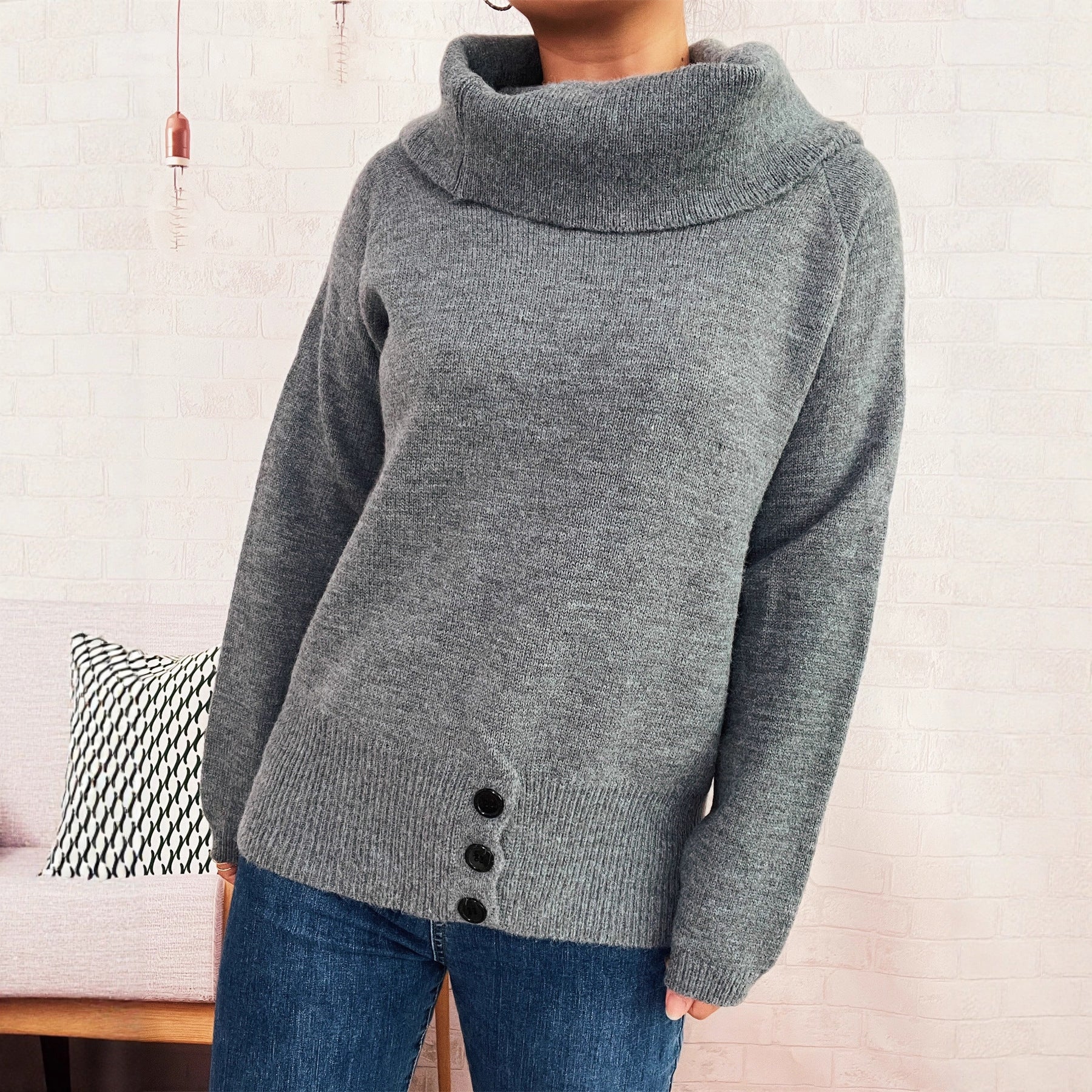 Damen Pullover mit weichem Kragen und dekorativen Knöpfen R&B