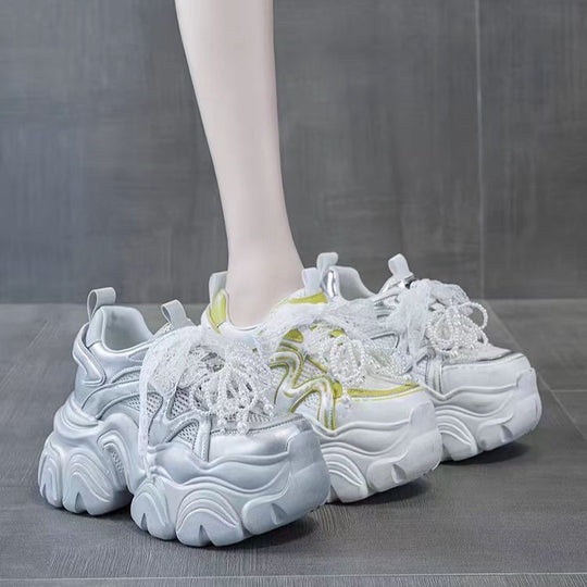 Damen Sportliche Plateau-Sneaker mit dekorativer Schnürung R&B