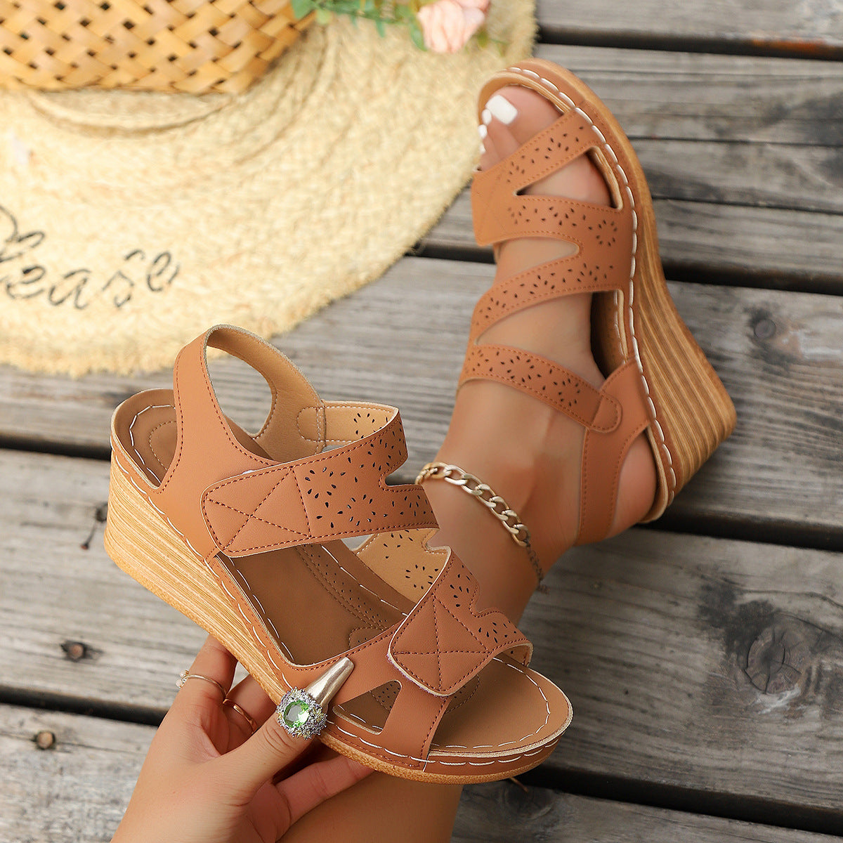 Damen Wedge-Sandaletten mit verzierten Riemen R&B