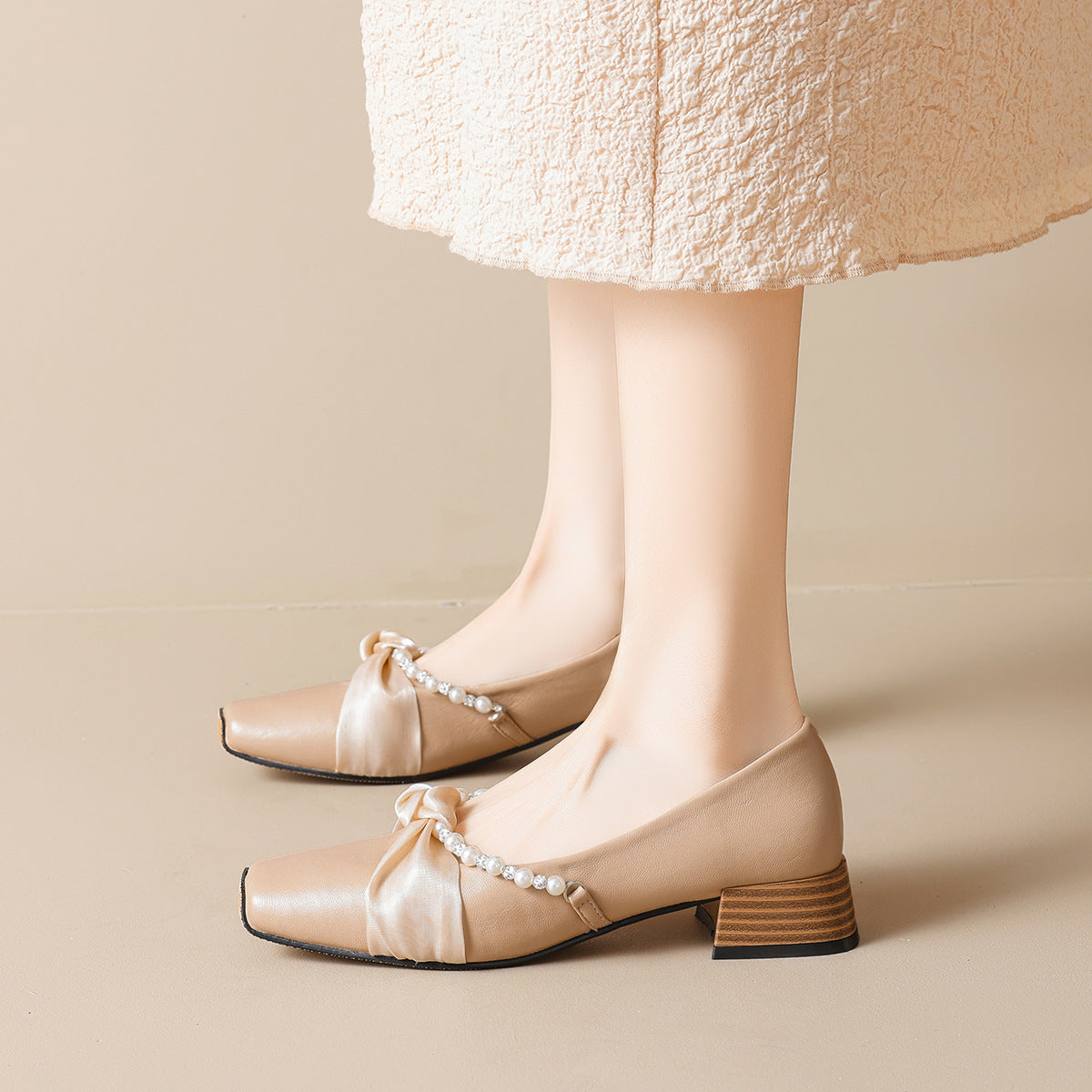 Damen elegante Ballerinas mit modischem Schleifenakzent und funkelnden Perlen