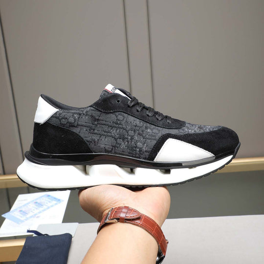 Damen Sportliche Sneakers mit innovativer Oberflächenstruktur und ergonomischer Dämpfung R&B