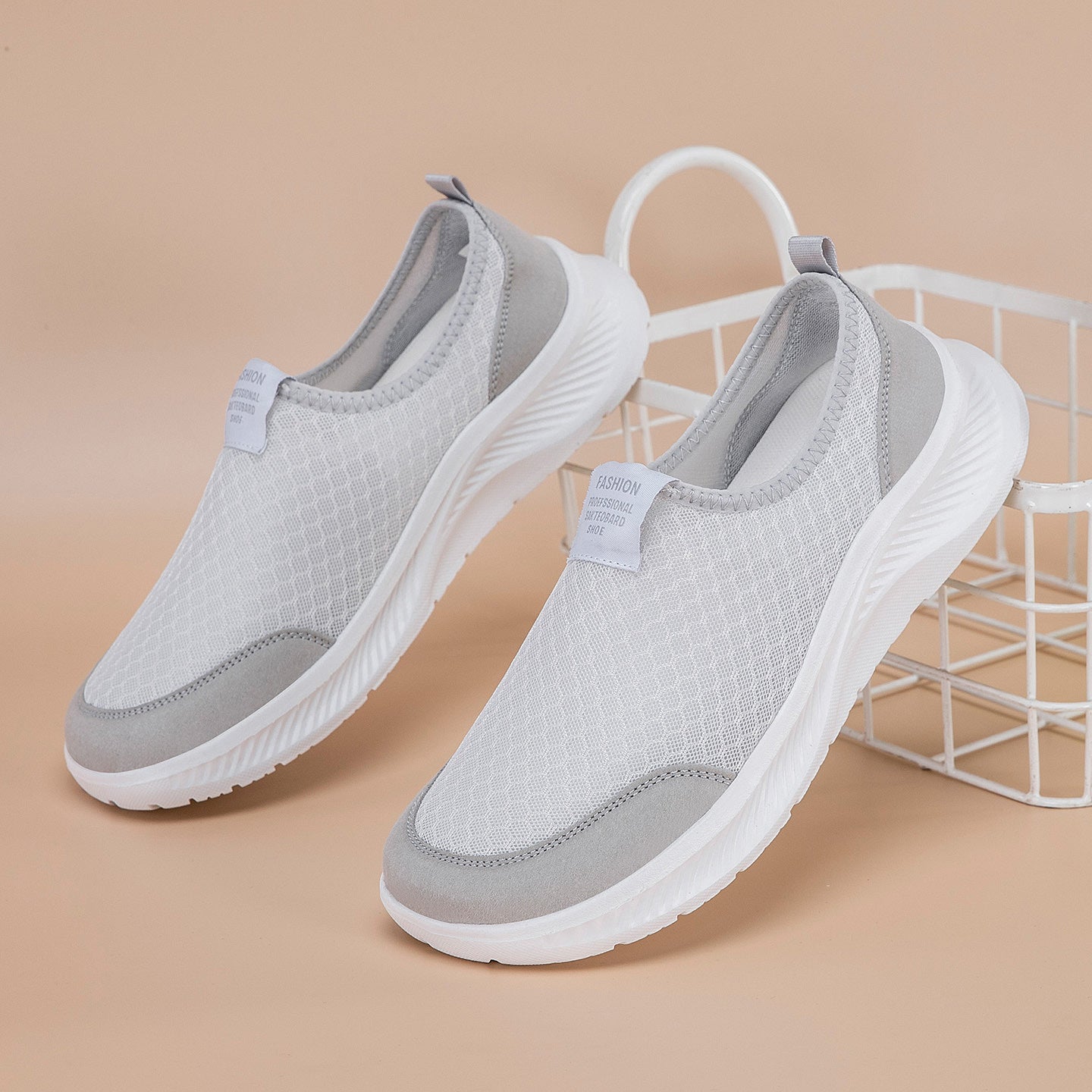 Damen Bequeme Slip-On Freizeitschuhe mit atmungsaktiver Netzstruktur R&B
