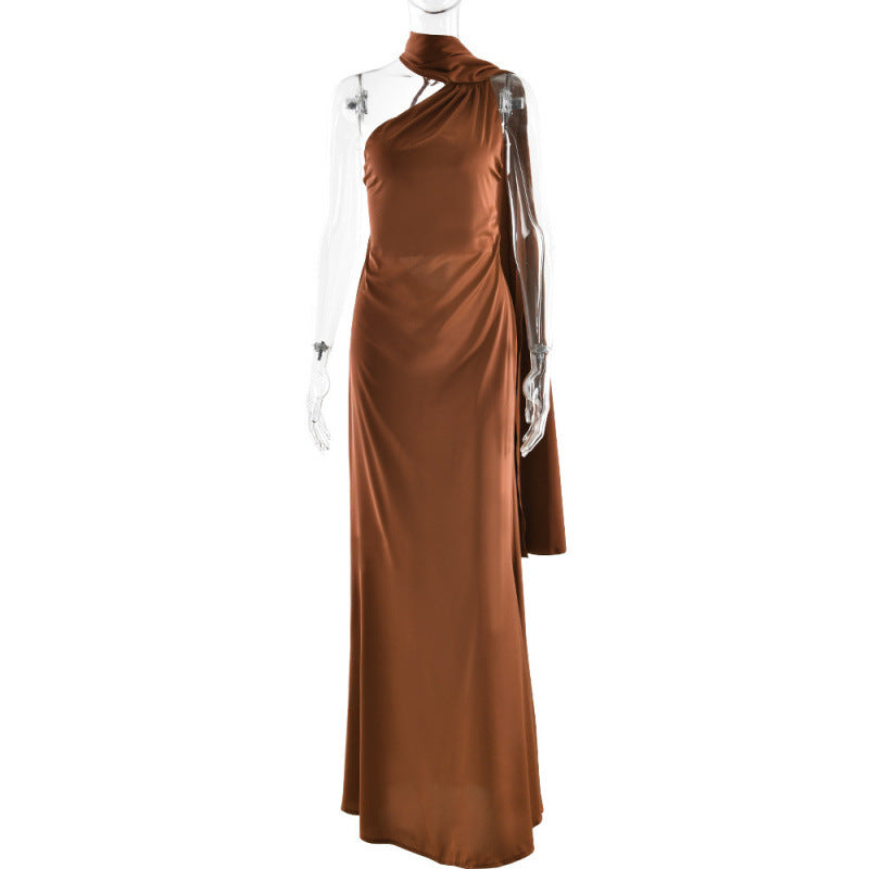 Damen Elegantes asymmetrisches Abendkleid mit schmalem Schnitt und raffinierten Details R&B