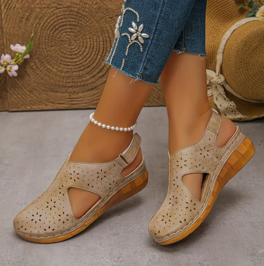Damen Bequeme Clogs mit durchbrochenem Design und anatomischem Fußbett R&B