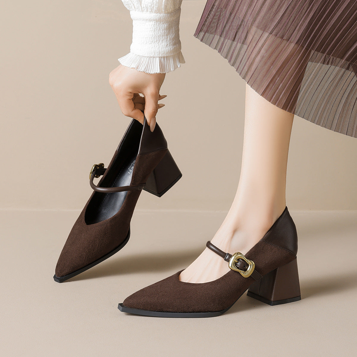 Damen elegante Pumps mit modischem Riemen und Blockabsatz