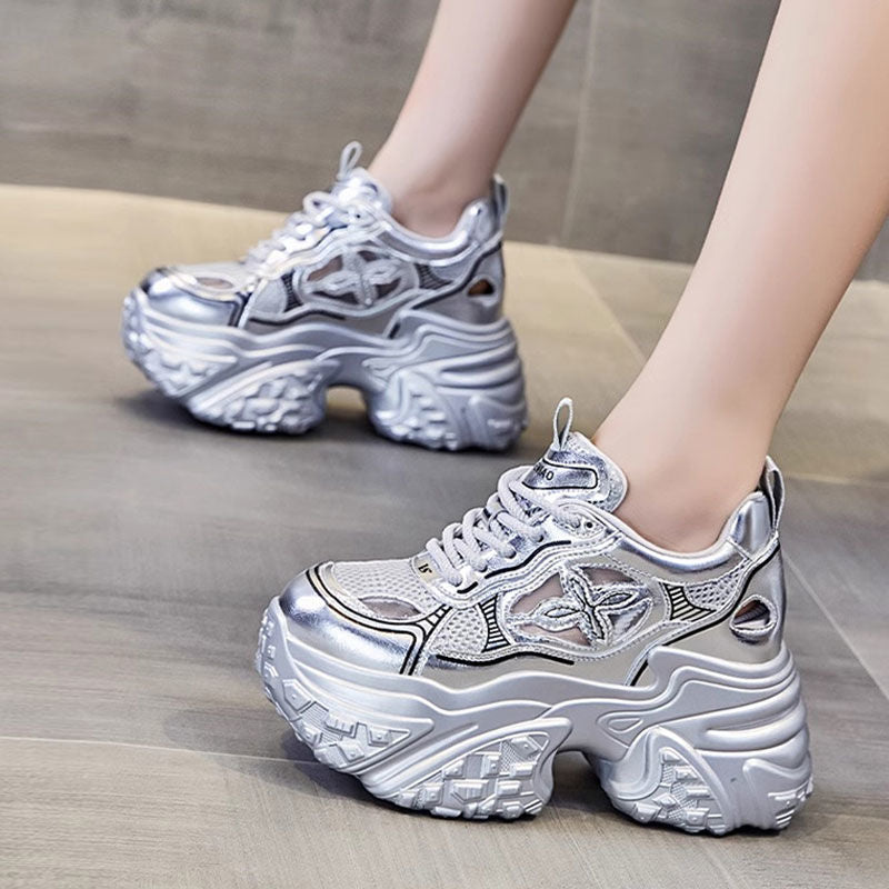 Damen Sportliche Plateau-Sneaker mit innovativem Oberflächen-Design R&B
