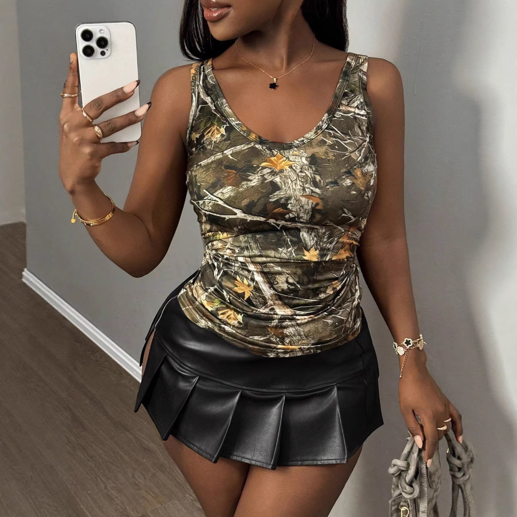 Damen Funktionales Camouflage-Top mit V-Ausschnitt R&B