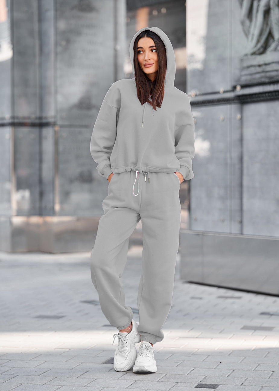 Damen sportlicher Freizeitsatz mit Kapuzenpullover und bequemen Jogginghosen R&B