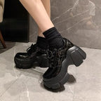 Damen Chunky Plateau Schnürschuhe mit glänzender Oberfläche