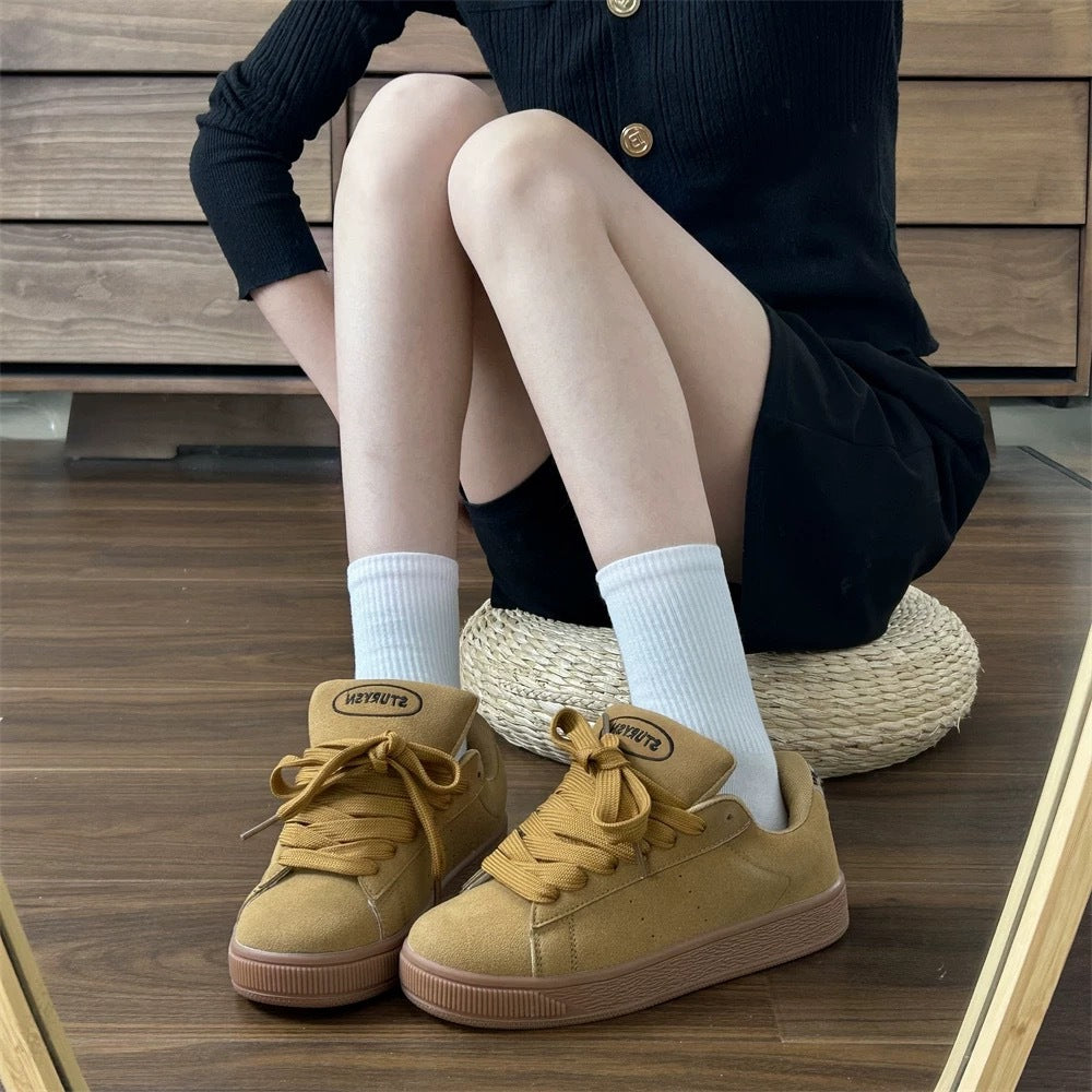 Damen Sneaker aus hochwertigem Wildleder mit weicher Dämpfung