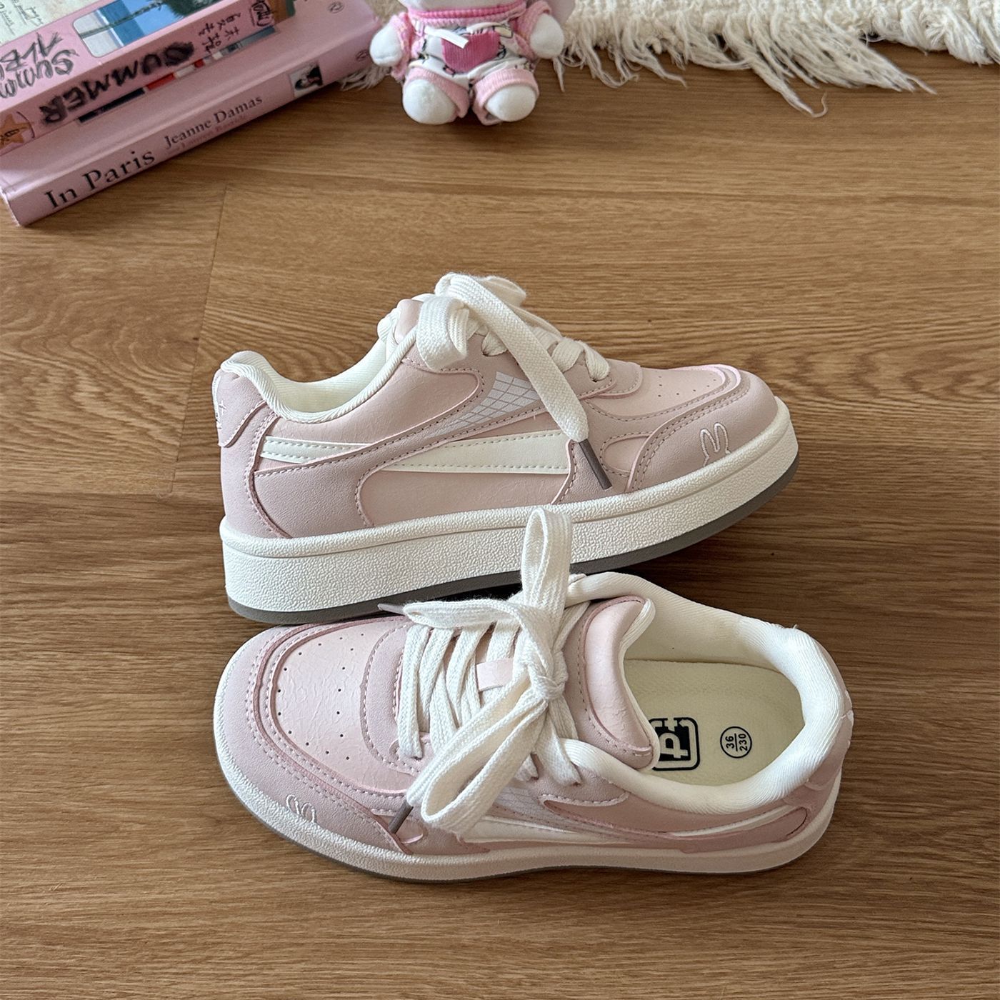 Damen Komfortable Sneakers mit atmungsaktiver Mesh-Decksohle und modischen Akzenten